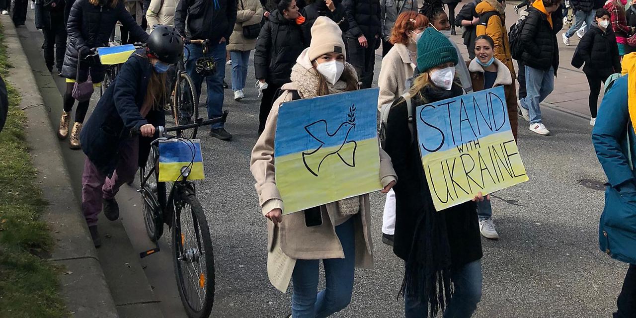 10-Demo-in-Hamburg-von-Fridays-for-Future-gegen-den-Krieg-in-der-Ukraine.jpg