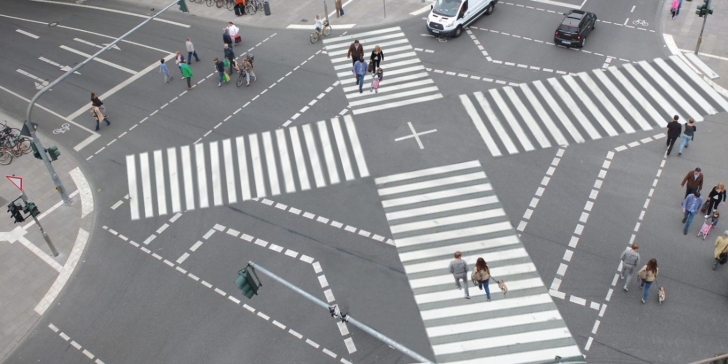 Eimsbüttel は、東京のように横断歩道を渡りますか?