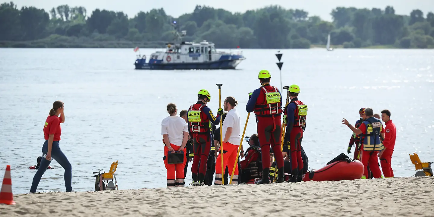 Suche nach Mädchen in der Elbe