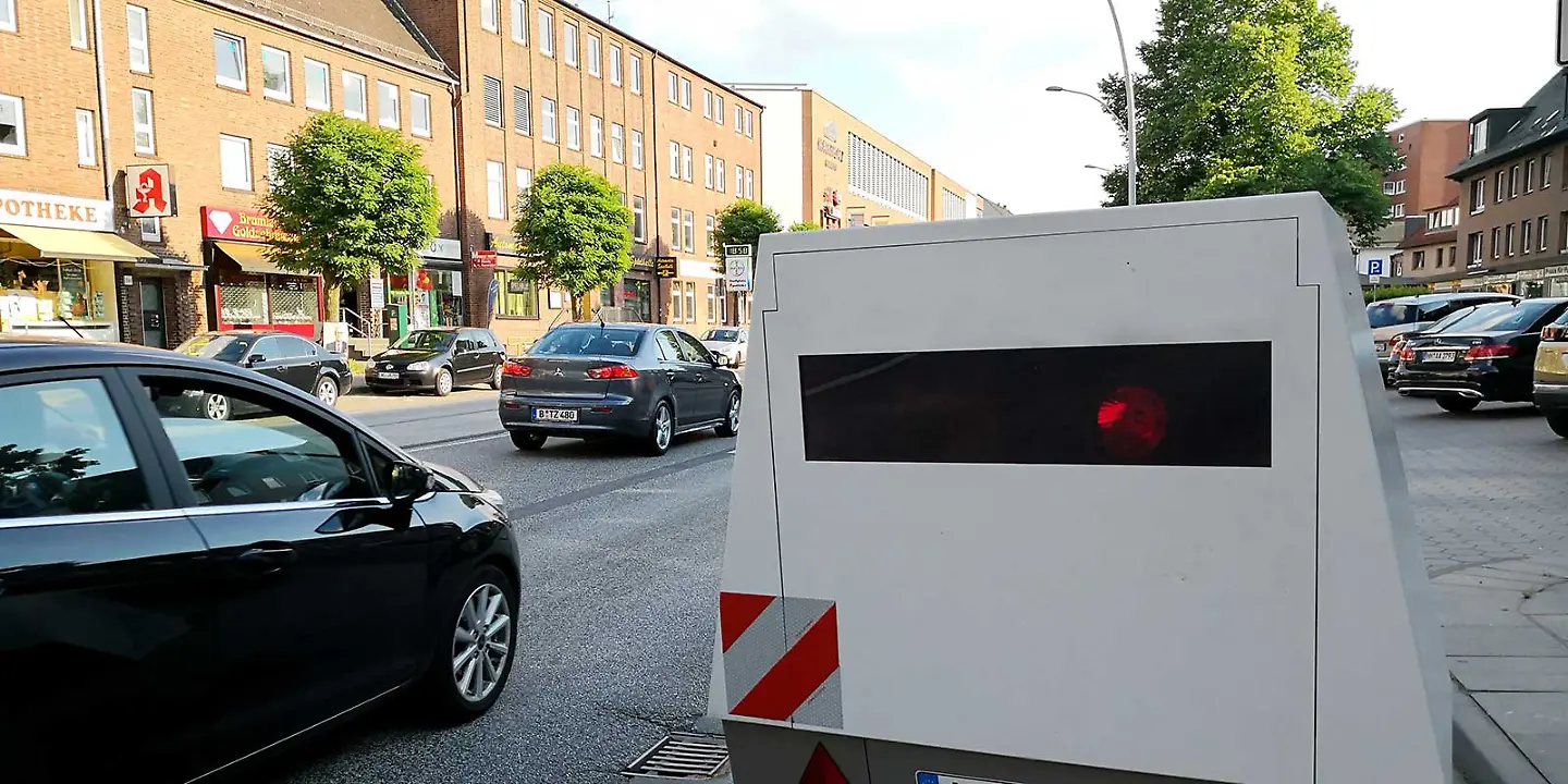 Mobiler Blitzer in Blitzeranhänger in Hamburg