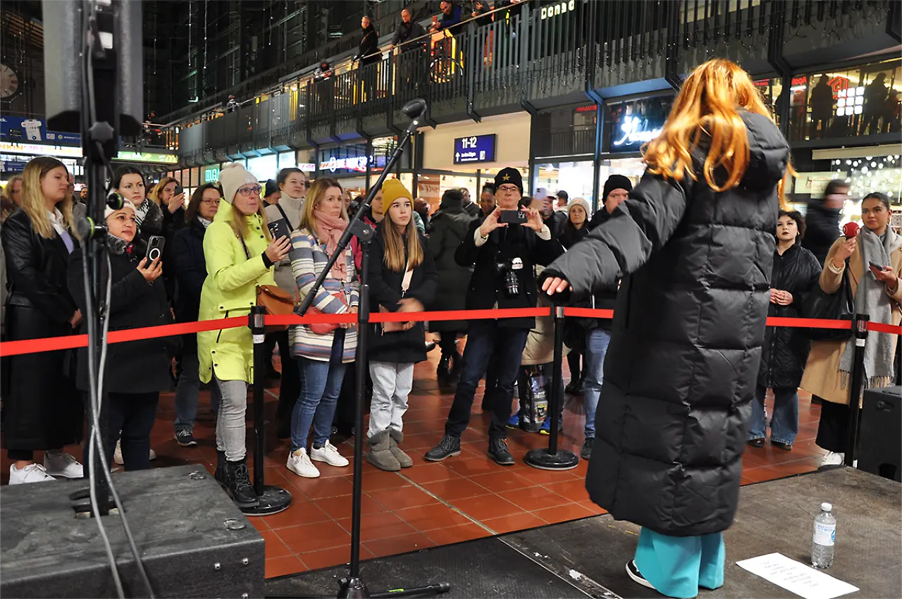 07_Auftritt LOI Wandelhalle.jpg