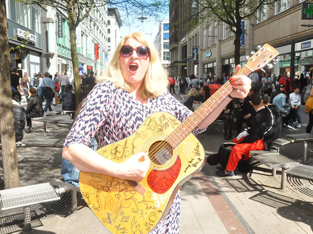 74-Birgit-Hahn-verlässt-Radio-Hamburg-Best-Of.jpg