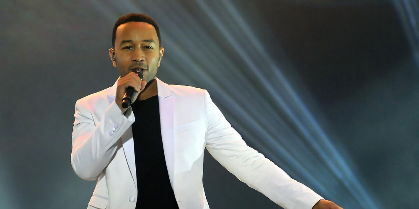 John Legend Performt Unter Tranen Fur Ehefrau Chrissy Teigen Radio Hamburg