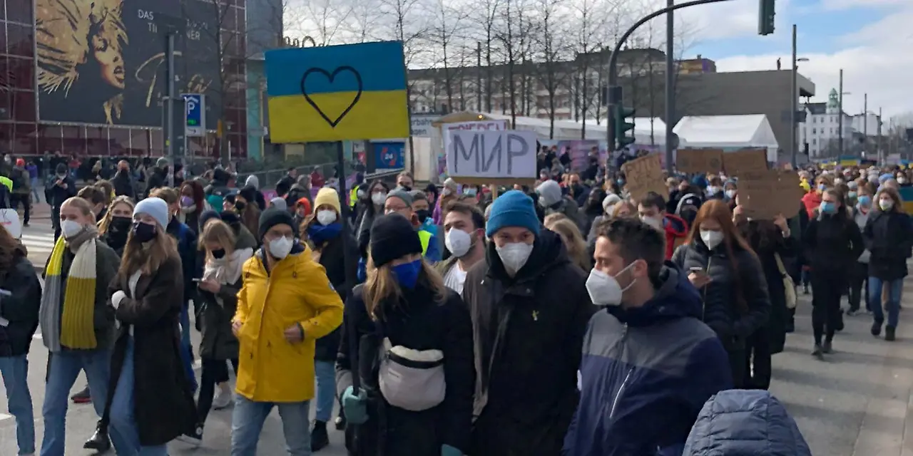 09-Demo-in-Hamburg-von-Fridays-for-Future-gegen-den-Krieg-in-der-Ukraine.jpg