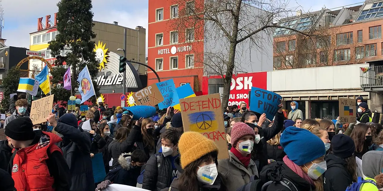 04-Demo-in-Hamburg-von-Fridays-for-Future-gegen-den-Krieg-in-der-Ukraine.jpg