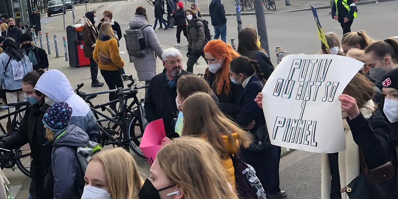 14-Demo-in-Hamburg-von-Fridays-for-Future-gegen-den-Krieg-in-der-Ukraine.jpg