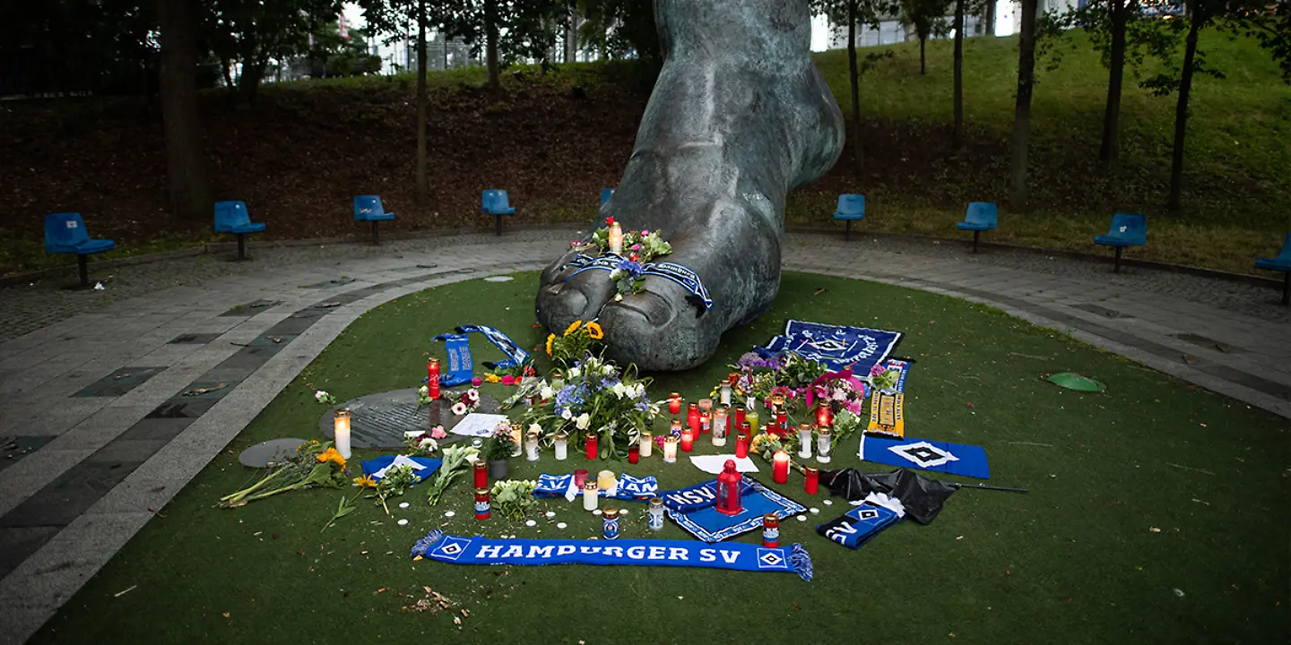 Bronzestatue Uwe Seeler