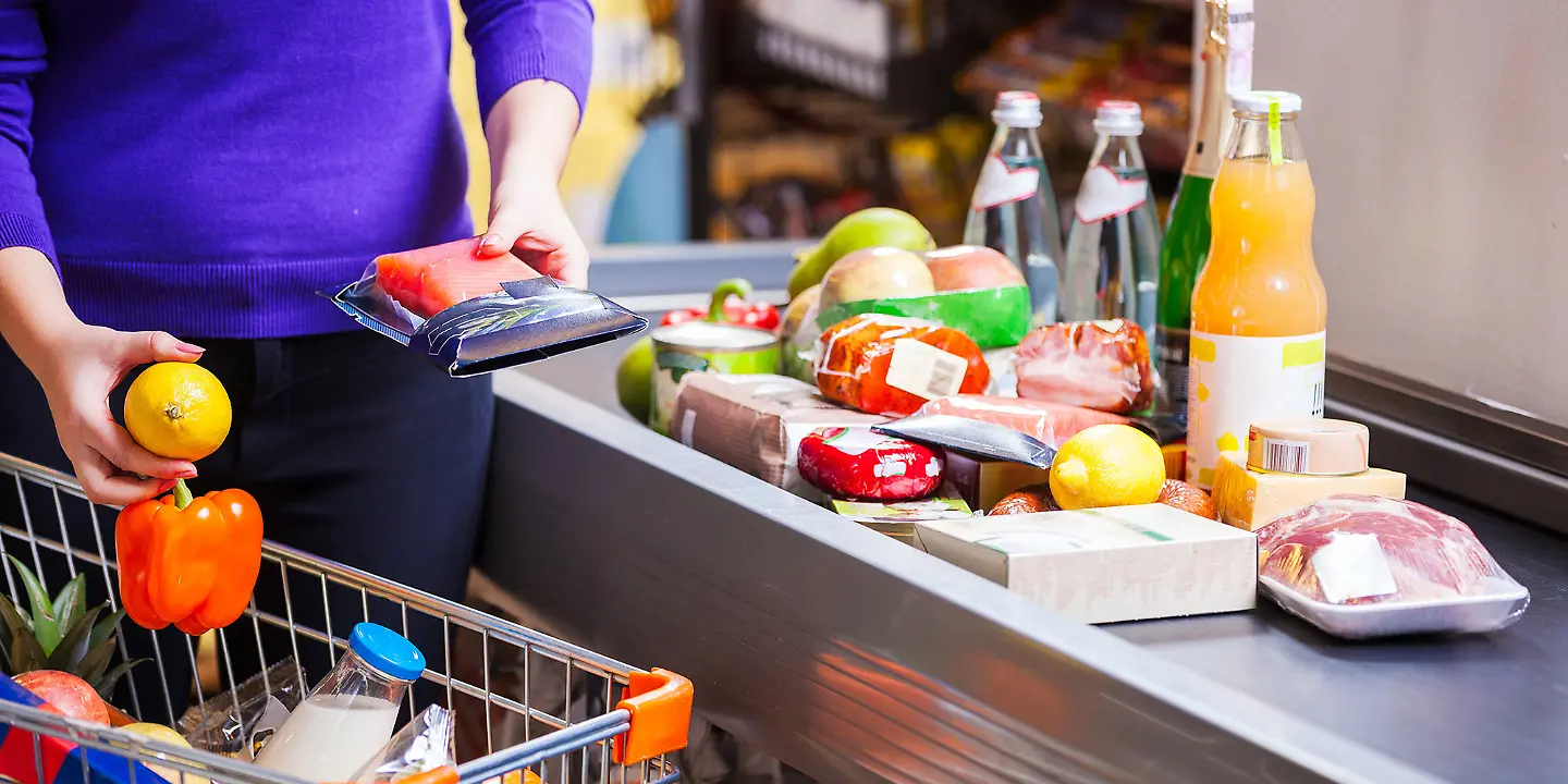 Supermarkt, einkaufen, Einkaufswagen, Kasse, Lebensmittel