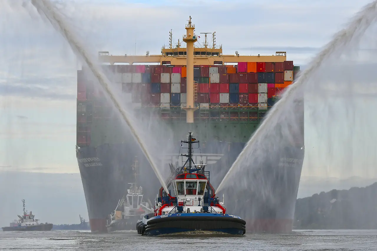 HMM Algeciras, Containerschiff, Hafen, Burchardkai