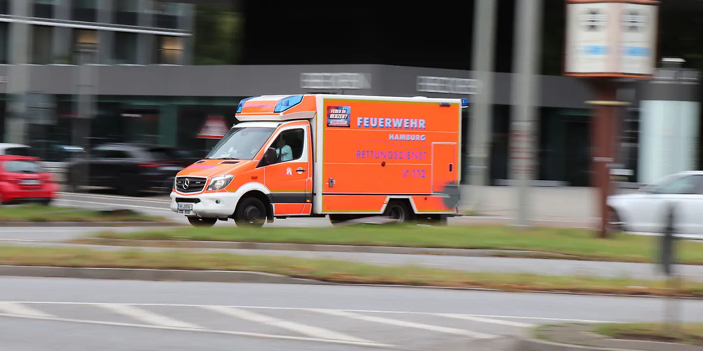 Krankenwagen, Rettungswagen, Feuerwehr 