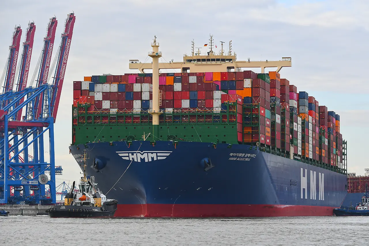 HMM Algeciras, Containerschiff, Hafen, Burchardkai