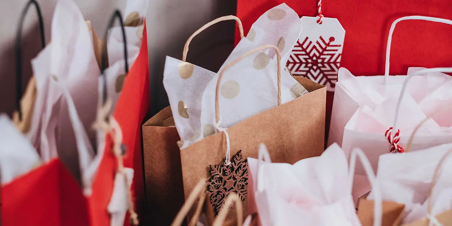 Mehrere Weihnachtsgeschenktüten