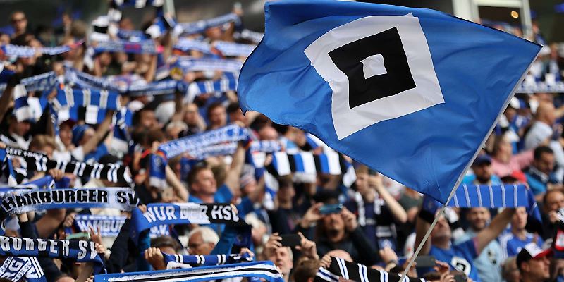 Fans beim zweiten Relegationsspiel zwischen HSV und Hertha