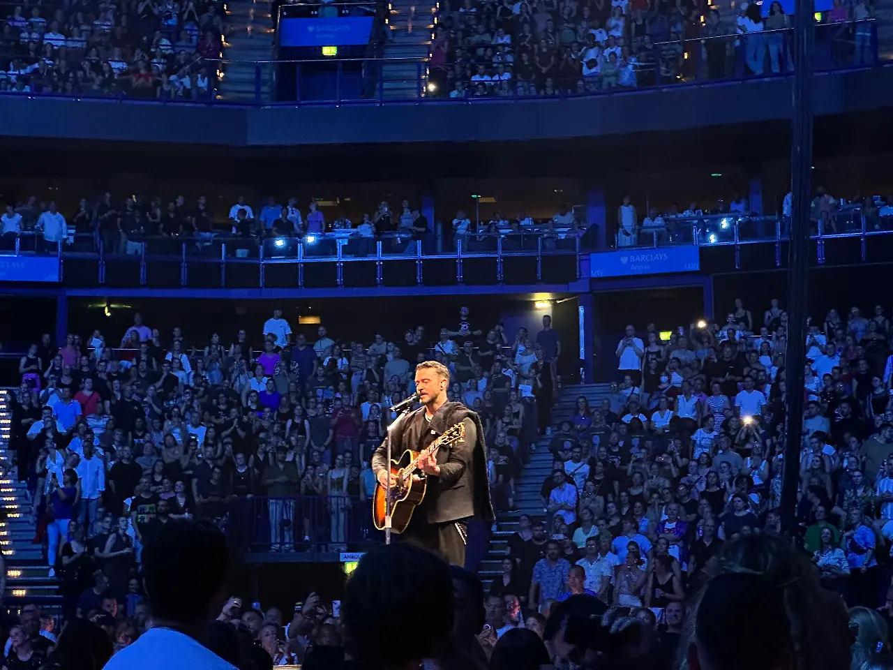 Justin Timberlake makes the Barclays Arena in Hamburg sweat