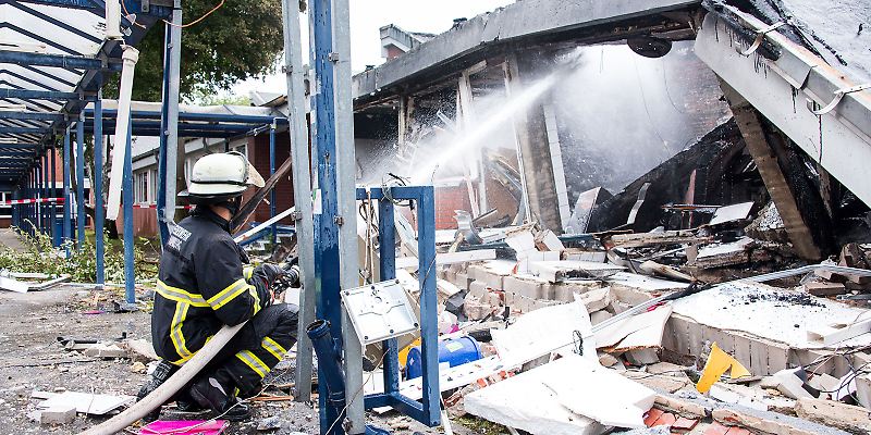 Zerstörte Schule in Finkenwerder nach Gasexplosion